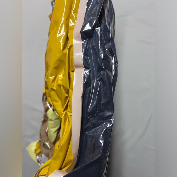 Premium Vaccum Sealing Bags, Space Saver Air tight Compression Bags (Pack of 6 ) - Picture 6 of 6